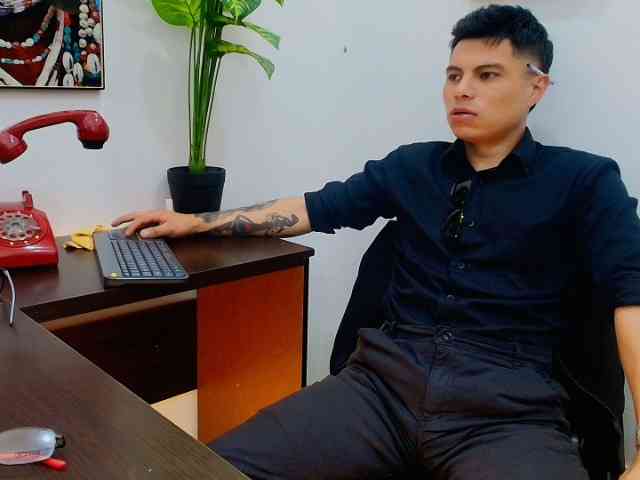 AquilesTaylor Sex Cam Show