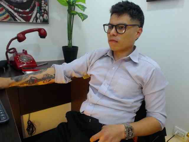 AquilesTaylor Sex Cam Show
