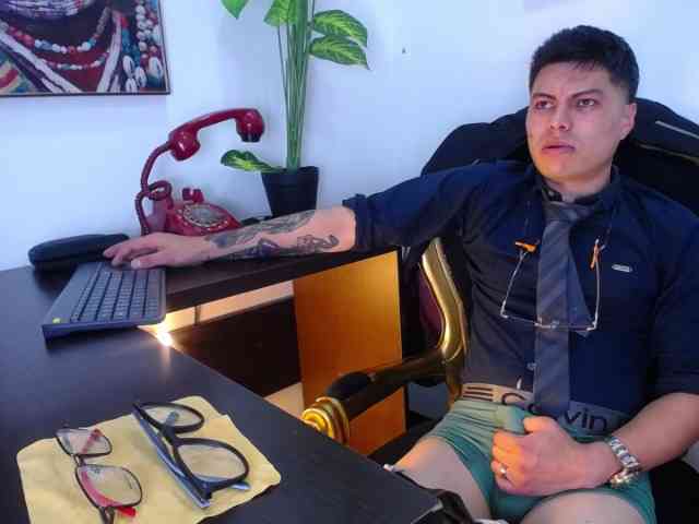 AquilesTaylor Sex Cam Show