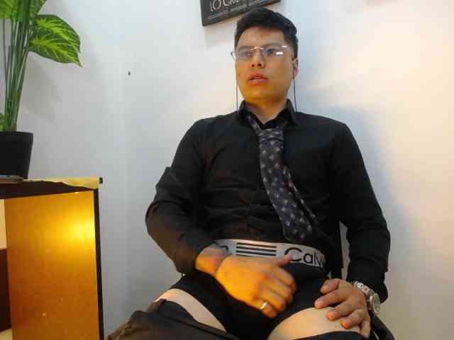 AquilesTaylor Sex Cam Show