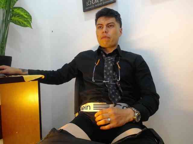 AquilesTaylor Sex Cam Show