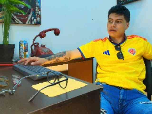AquilesTaylor Sex Cam Show