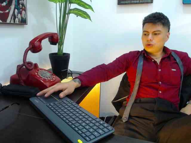 AquilesTaylor Sex Cam Show