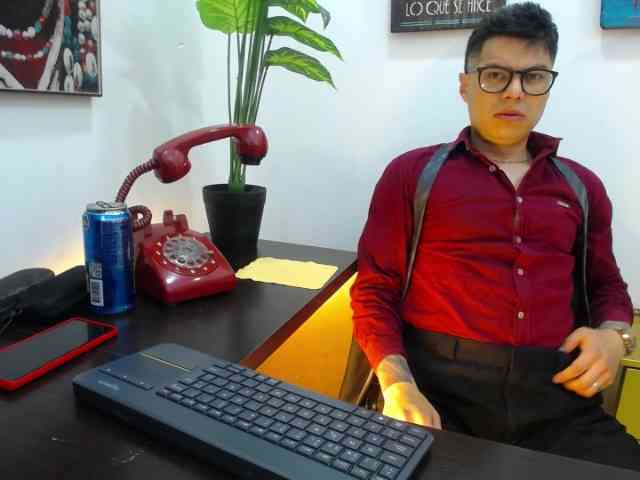 AquilesTaylor Sex Cam Show
