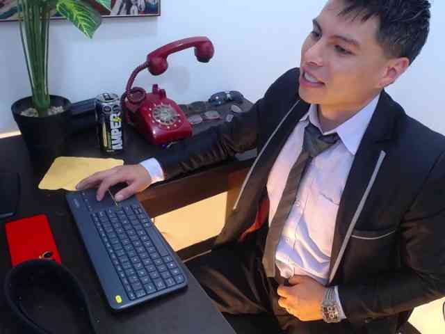 AquilesTaylor Sex Cam Show