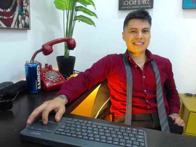 AquilesTaylor Sex Cam Show