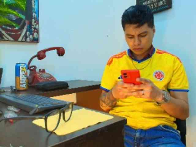 AquilesTaylor Sex Cam Show