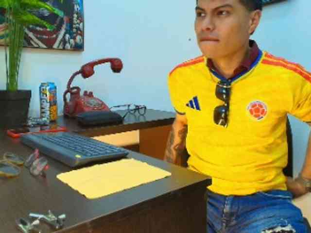 AquilesTaylor Sex Cam Show