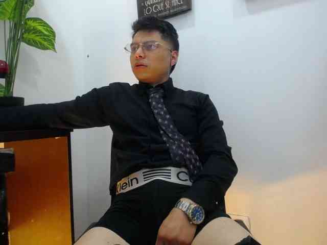 AquilesTaylor Sex Cam Show