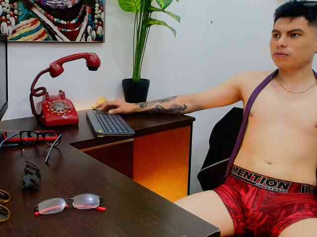 AquilesTaylor Sex Cam Show