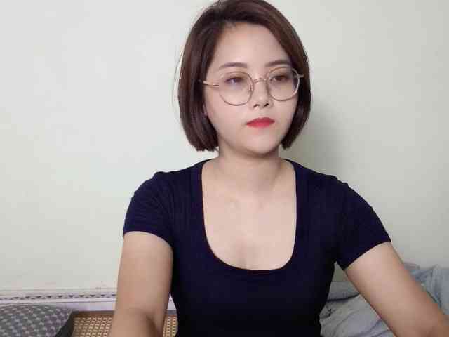 Linnsa Live Webcam on BongaCams