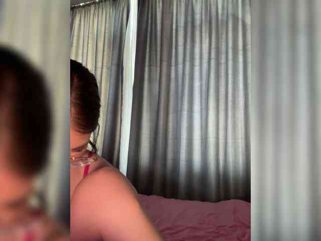 dinad64 Live Webcam on BongaCams