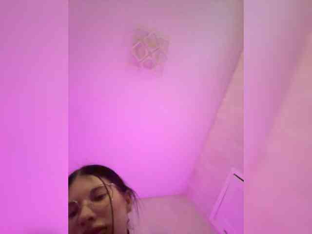 dinad64 Live Webcam on BongaCams