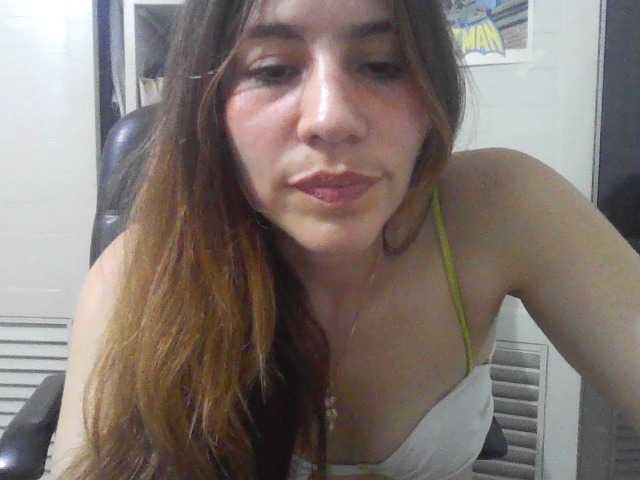 Camilalucca, 26 y/o - Live Cam on BongaCams