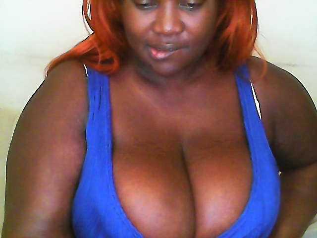 CurvyR live cam on BongaCams