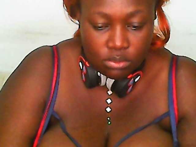 CurvyR live cam on BongaCams
