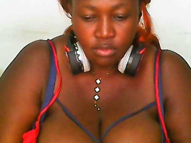 CurvyR live cam on BongaCams