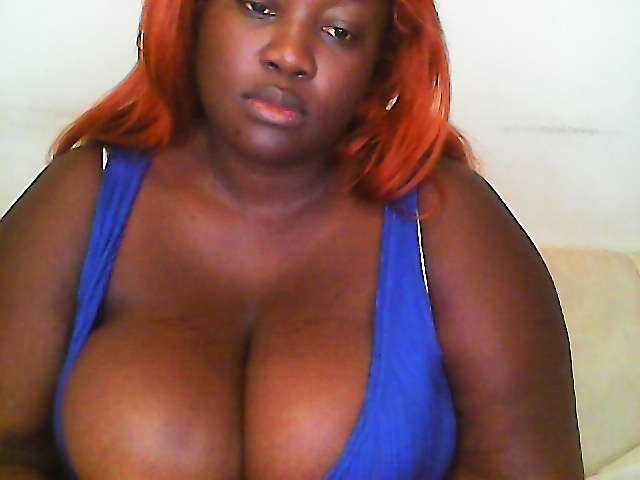 CurvyR live cam on BongaCams