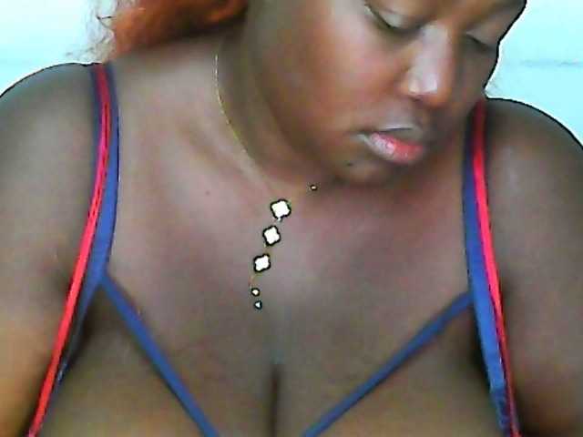 CurvyR live cam on BongaCams