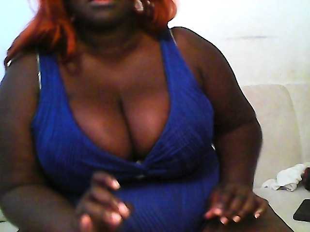 CurvyR live cam on BongaCams