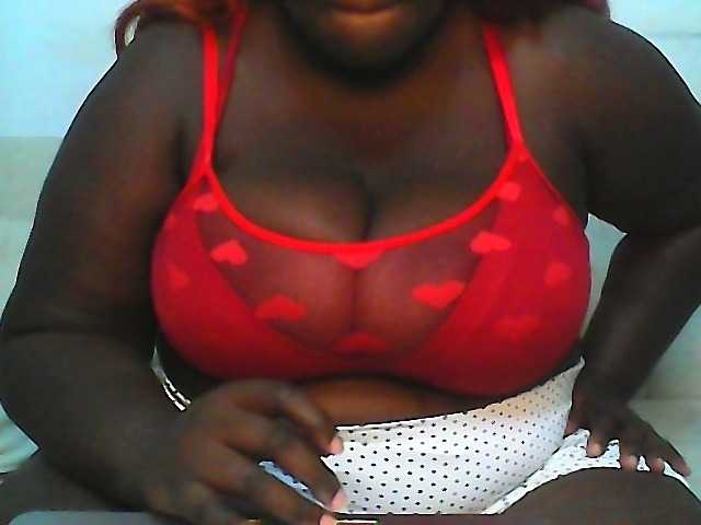 CurvyR live cam on BongaCams