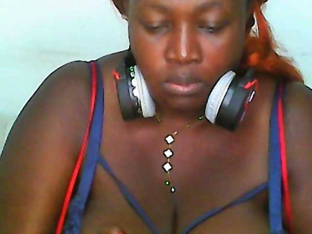 CurvyR live cam on BongaCams