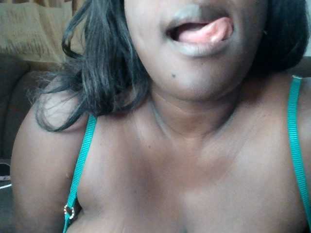 CurvyR live cam on BongaCams