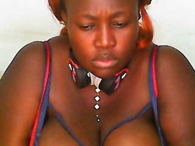 CurvyR live cam on BongaCams