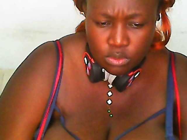 CurvyR live cam on BongaCams