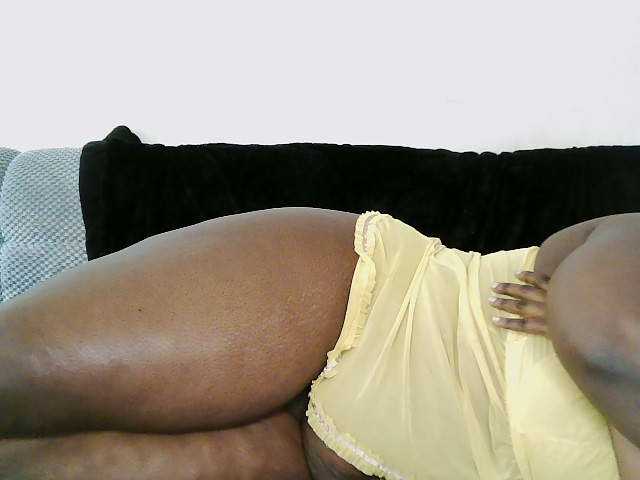 CurvyR live cam on BongaCams