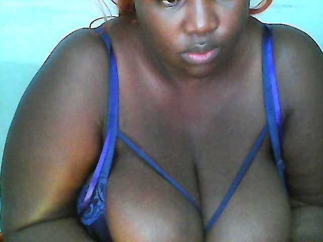 CurvyR live cam on BongaCams