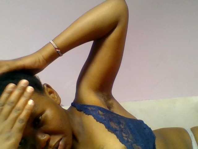 Kittydew live cam on BongaCams