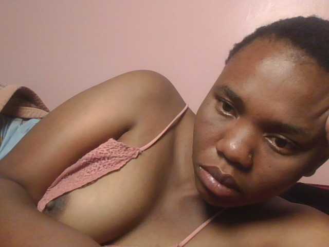 Kittydew live cam on BongaCams