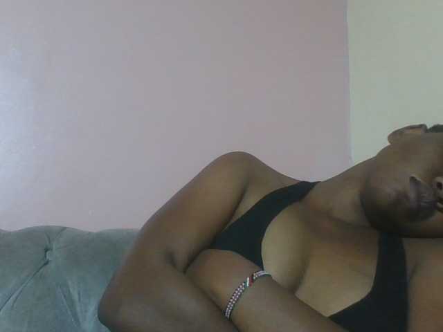 Kittydew live cam on BongaCams