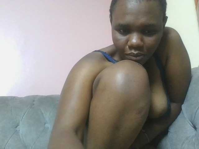 Kittydew live cam on BongaCams