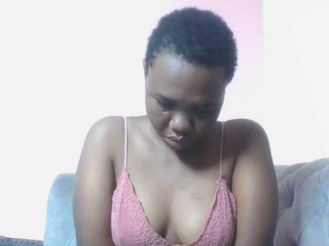Kittydew live cam on BongaCams
