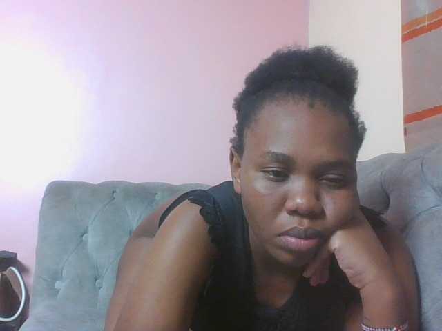 Kittydew live cam on BongaCams