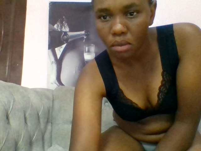 Kittydew live cam on BongaCams