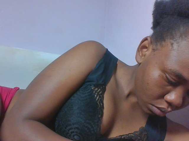 Kittydew live cam on BongaCams