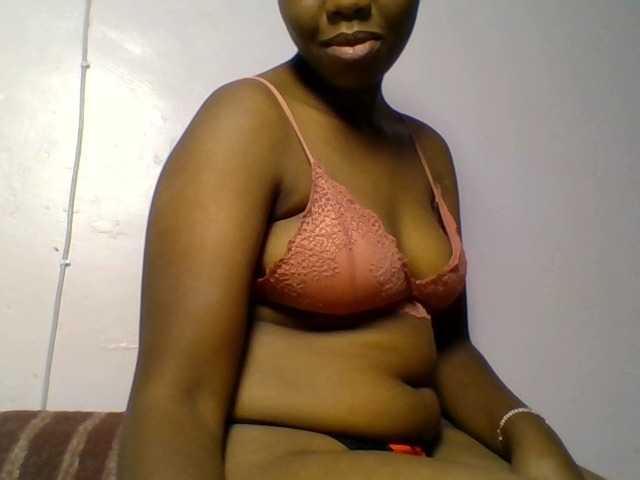 Kittydew live cam on BongaCams