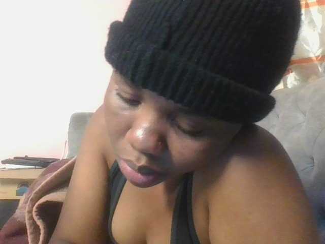 Kittydew live cam on BongaCams