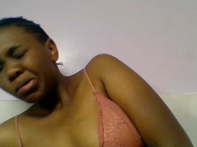 Kittydew live cam on BongaCams