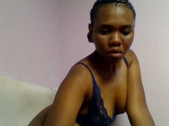 Kittydew live cam on BongaCams