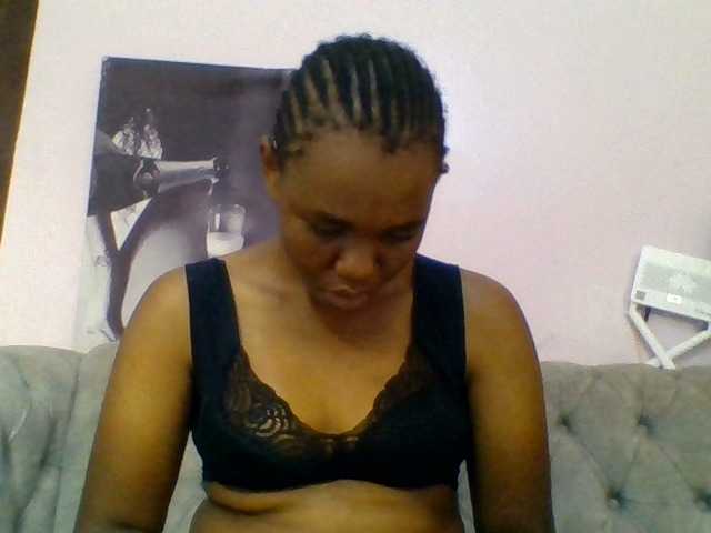 Kittydew live cam on BongaCams