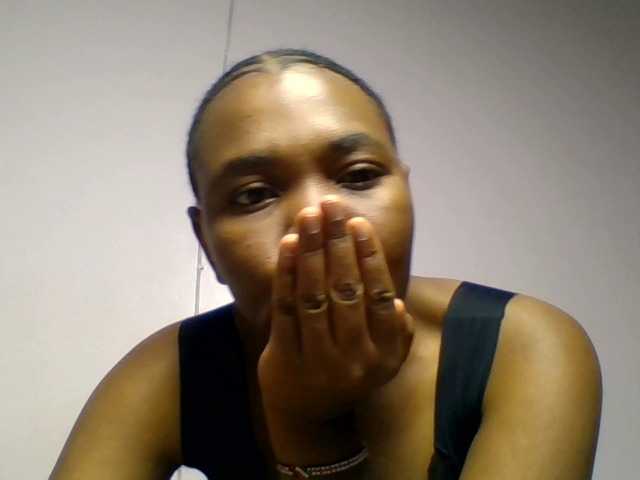 Kittydew live cam on BongaCams