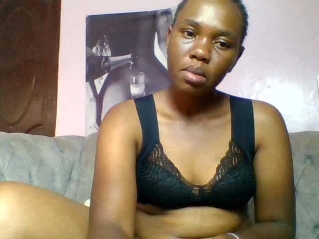 Kittydew live cam on BongaCams