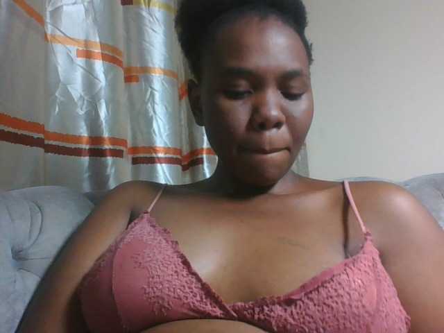 Kittydew live cam on BongaCams