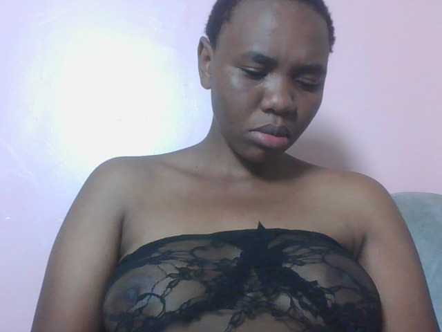 Kittydew live cam on BongaCams