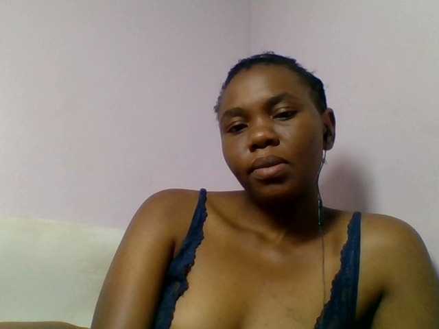 Kittydew live cam on BongaCams