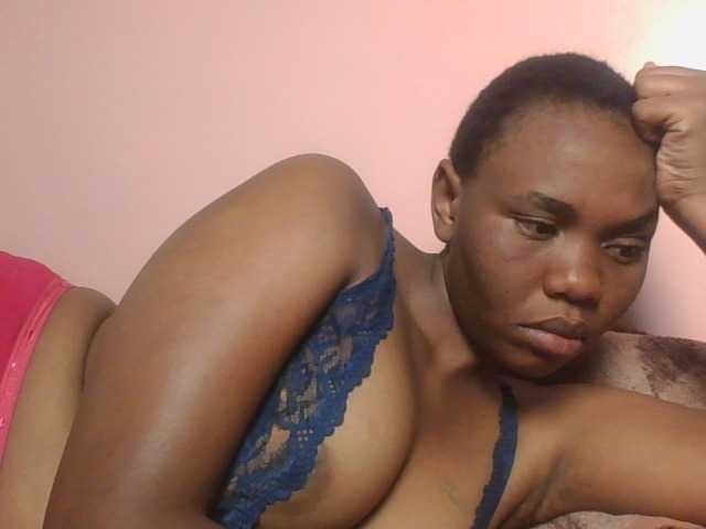 Kittydew live cam on BongaCams